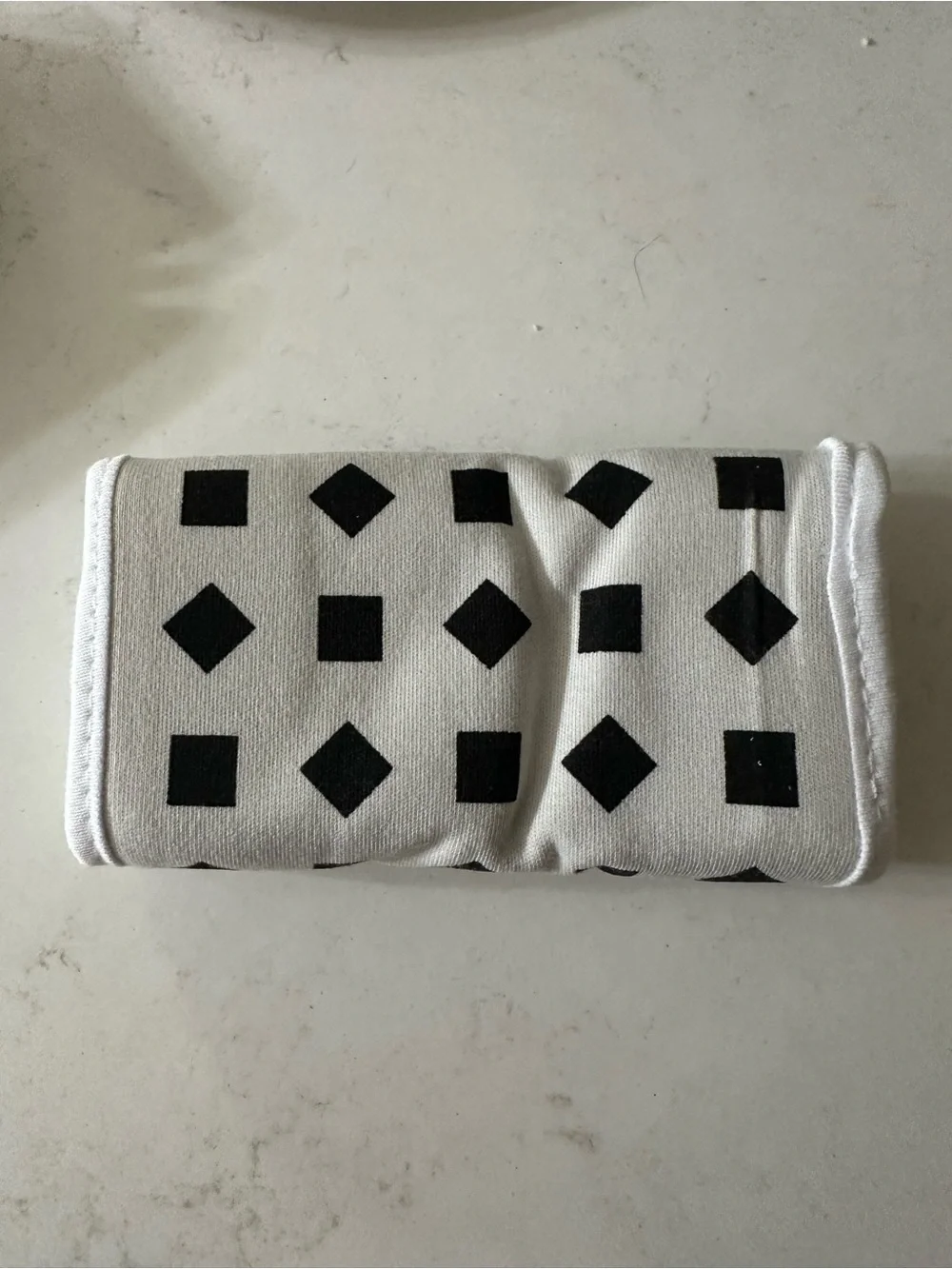 Nanit 0-3 Months White and Black Geometric Pattern Breathing Band